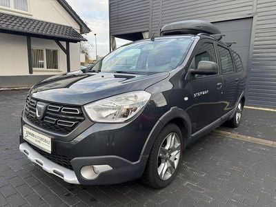 Gebraucht Dacia Lodgy Stepway 102 PS (75 kW) 2019 Grau Van / Kleinbus