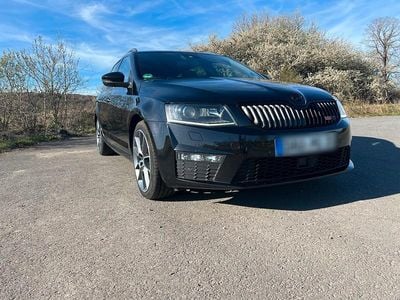 Begagnad Skoda Octavia RS 184 HK (135 kW) 2017 Svart Kombi
