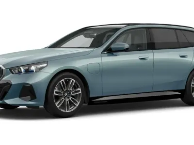 Gebraucht BMW 550e Comfort Edition 489 PS (359 kW) 2026 Grün Kombi
