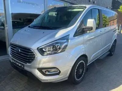 Gebraucht Ford Tourneo Custom Titanium 170 PS (125 kW) 2018 Silber Van