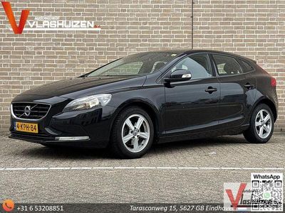 Gebraucht Volvo V40 Momentum 114 PS (83 kW) 2012 Schwarz Kleinwagen