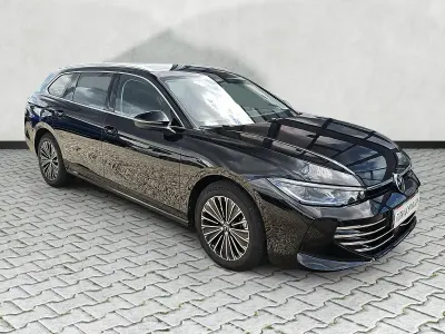 Gebraucht VW Passat Elegance 150 PS (110 kW) 2024 Grenadillschwarz metallic Kombi