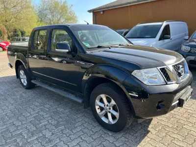 Käytetty Nissan Navara SE 190 HP (139 kW) 2015 Musta Nouto