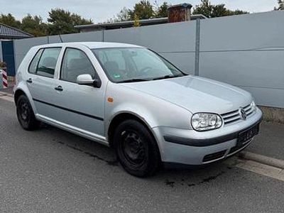 Silber Gebraucht 1998 VW Golf IV Kleinwagen | 1.750 € (Fairer Preis)