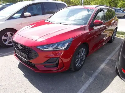 Neu Ford Focus ST-Line X 155 PS (114 kW) 2025 Fantastic red tc Kombi