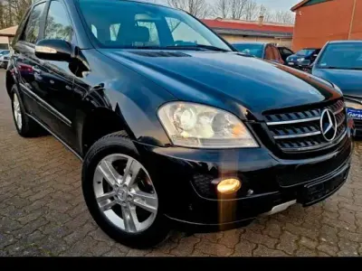 Gebraucht Mercedes ML320 224 PS (164 kW) 2006 Schwarz SUV