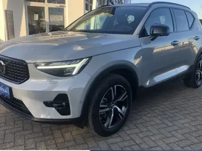 Gebraucht Volvo XC40 Plus 163 PS (119 kW) 2025 Grau SUV