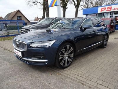 Second-hand Volvo V90 Ultimate 235 CP (172 kW) 2023 Albastru Break