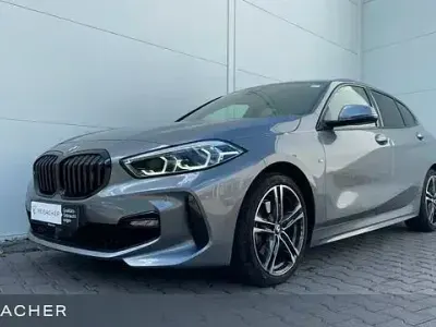 Gebraucht BMW 118 M Sport 136 PS (100 kW) 2023 Skyscraper grau metallic Limousine