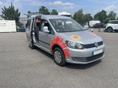 Gebraucht VW Caddy Startline 75 PS (55 kW) 2012 Silber Van / Kleinbus