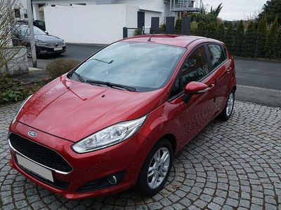Usado Ford Fiesta SYNC Edition 80 CV (58 kW) 2017 Rojo Berlina