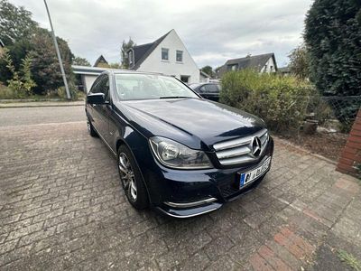 Gebraucht Mercedes C180 Avantgarde 156 PS (114 kW) 2011 Schwarz Limousine