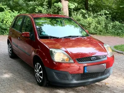 Gebraucht Ford Fiesta 75 PS (55 kW) 2006 Rot Kleinwagen