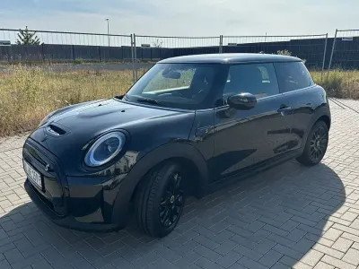 Gebraucht Mini Cooper SE Classic 135 kW (184 PS) 2023 Schwarz Kleinwagen