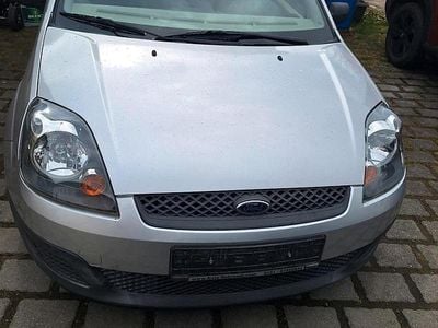 Second-hand Ford Fiesta 60 CP (44 kW) 2007 Argintiu Hatchback