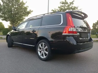 Usata Volvo V70 190 CV (139 kW) 2015 Nero Station wagon