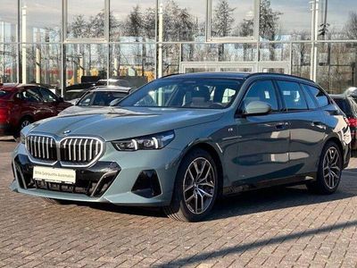 Gebraucht BMW 520 M Sport 197 PS (144 kW) 2024 Cape york gruen metallic (metallic) Kombi