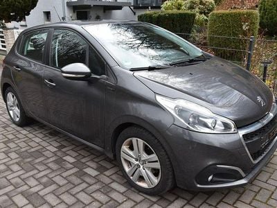 Gebraucht Peugeot 208 Signature Sky 82 PS (60 kW) 2019 Kleinwagen