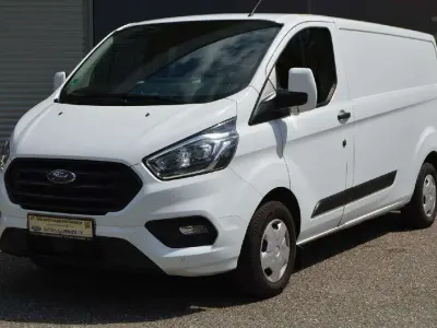 Gebraucht Ford 300 Trend 131 PS (96 kW) 2020 Frostweiß Van / Kleinbus