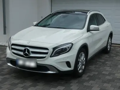 Gebraucht Mercedes GLA180 122 PS (89 kW) 2016 Weiß SUV
