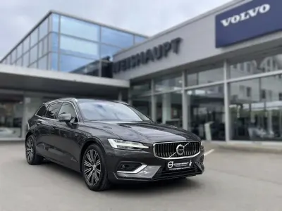 Gebraucht Volvo V60 Plus 197 PS (144 kW) 2022 Platinum grey (metallic) Kombi