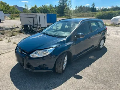 Gebraucht Ford Focus 125 PS (91 kW) 2013 Blau Kombi