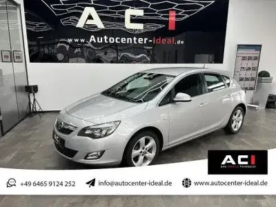 Gebraucht Opel Astra Sport 140 PS (102 kW) 2011 Silber Limousine