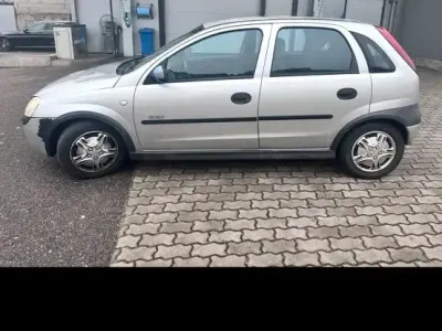 Gebraucht Opel Corsa 90 PS (66 kW) 2001 Silber Kleinwagen