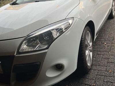 Second-hand Renault Mégane Coupé 110 CP (80 kW) 2011 Alb Coupe