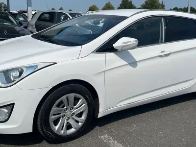 Gebraucht Hyundai i40 Edition 135 PS (99 kW) 2013 Weiß Kombi