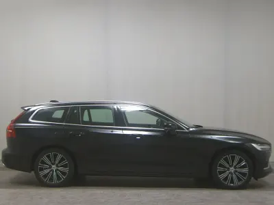 Gebraucht Volvo V60 Inscription 398 PS (292 kW) 2022 Schwarz Kombi