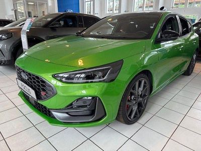 Neu Ford Focus ST 280 PS (205 kW) 2025 Mean green Limousine
