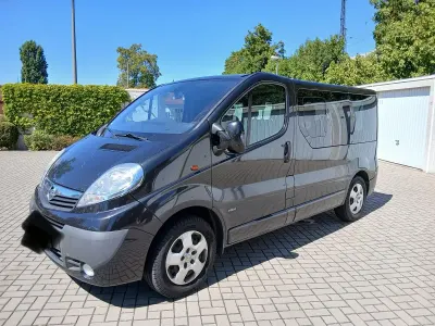 Gebraucht Opel Vivaro 116 PS (85 kW) 2014 Schwarz Van / Kleinbus