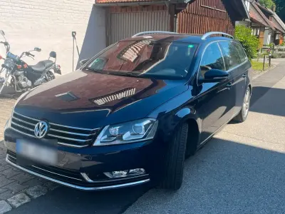 Gebraucht VW Passat Highline 177 PS (130 kW) 2013 Blau Kombi