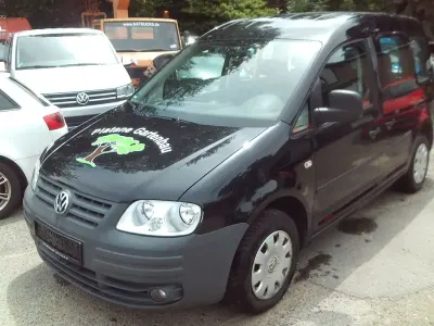 Gebraucht VW Caddy Team 75 PS (55 kW) 2010 Schwarz Van / Kleinbus