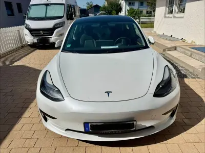 Gebraucht Tesla Model 3 Standard Range 225 kW (306 PS) 2021 Weiß Limousine