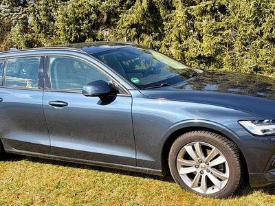 Gebraucht Volvo V60 Inscription 150 PS (110 kW) 2018 Blau Kombi