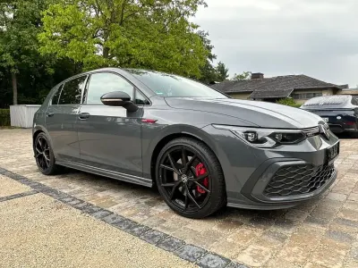 Gebraucht VW Golf VIII GTI 245 PS (180 kW) 2024 Grau Limousine