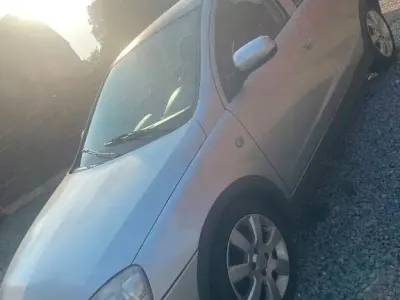 Gebraucht Opel Corsa 80 PS (58 kW) 2006 Silber Kleinwagen