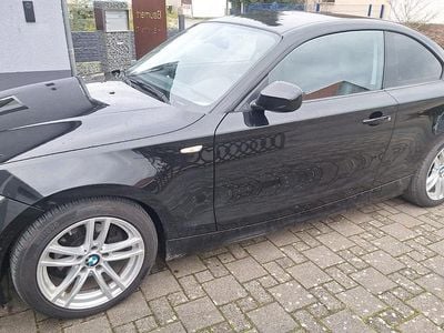 Schwarz Gebraucht 2010 BMW 120 Coupé Sport Line Coupé | 10.490 € (Etwas zu teuer)