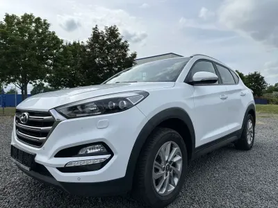 Gebraucht Hyundai Tucson Intro Edition 132 PS (97 kW) 2016 Weiß SUV