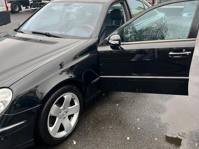 Usata Mercedes E500 306 CV (225 kW) 2006 Nero Berlina