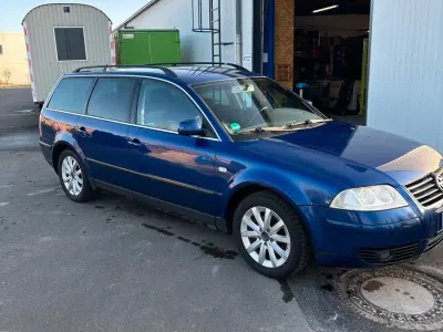 Gebraucht VW Passat 101 PS (74 kW) 2003 Blau Kombi