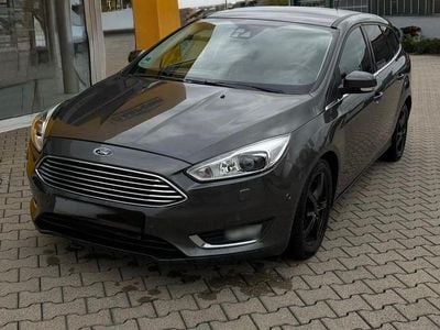 Gebraucht Ford Focus Trend 125 PS (91 kW) 2016 Grau Kombi