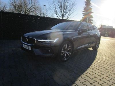 Gebraucht Volvo V60 Core 197 PS (144 kW) 2023 Grau Kombi