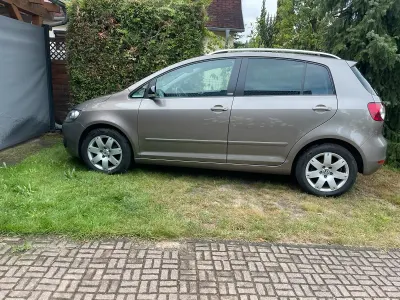 Gebraucht VW Golf Plus Cross Style 122 PS (89 kW) 2012 Andere farben Kleinwagen
