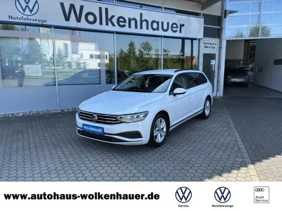 Gebraucht VW Passat 150 PS (110 kW) 2023 Weiß Kombi