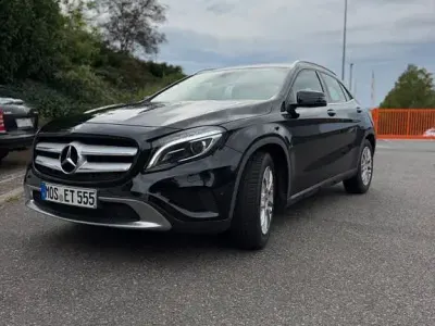 Gebraucht Mercedes GLA180 Urban 122 PS (89 kW) 2015 Schwarz SUV