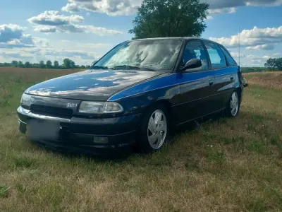 Gebraucht Opel Astra 101 PS (74 kW) 1993 Schwarz Kleinwagen