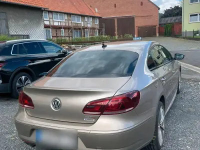 Gebraucht VW Passat R-line 184 PS (135 kW) 2016 Gold Limousine